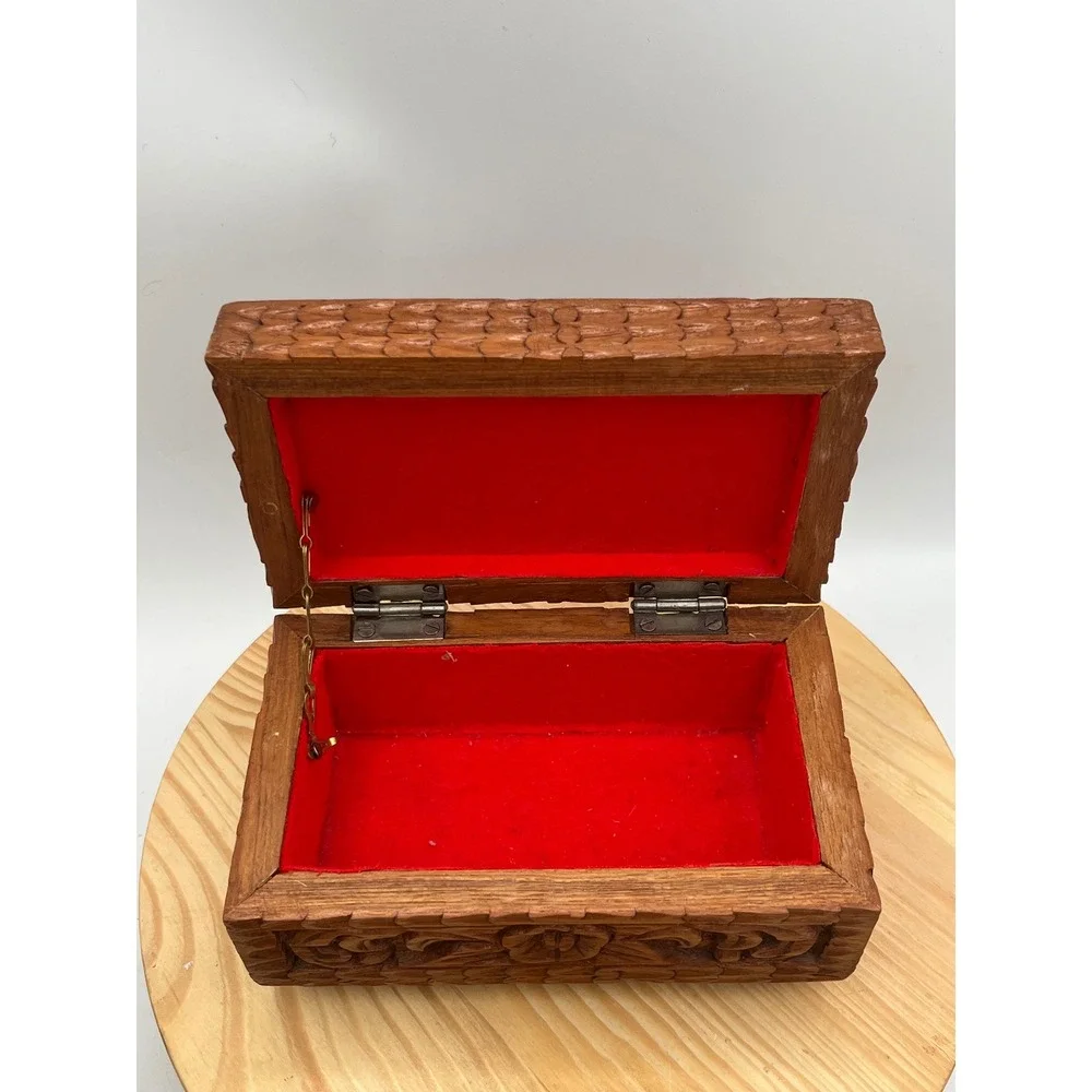 Vintage Hand Carved Floral Wood Jewelry Trinket Box Red Felt Lined Footed 6.5